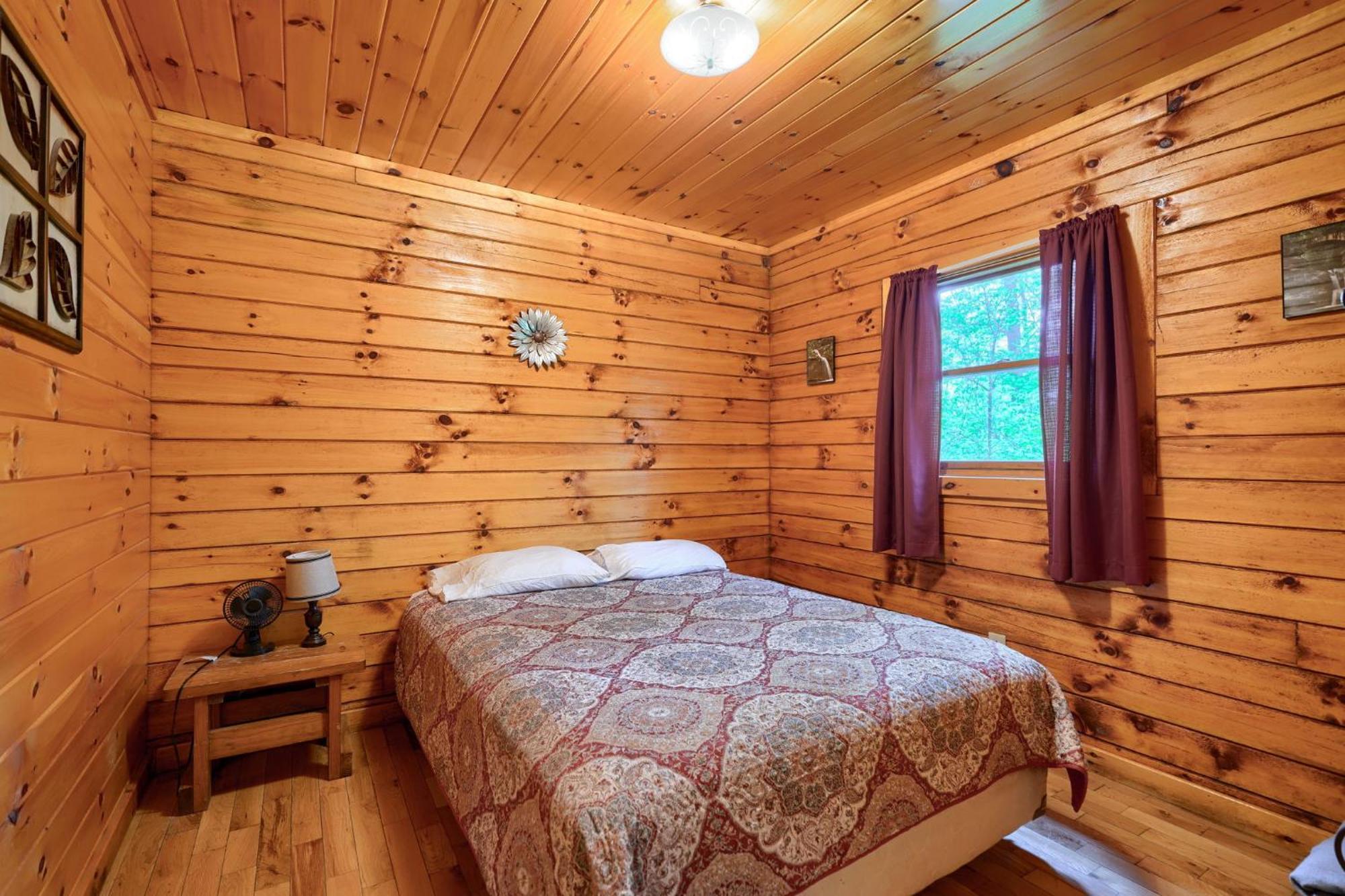 Blue Rose Cabins - Pine Ridge Cabin Logan Exterior foto